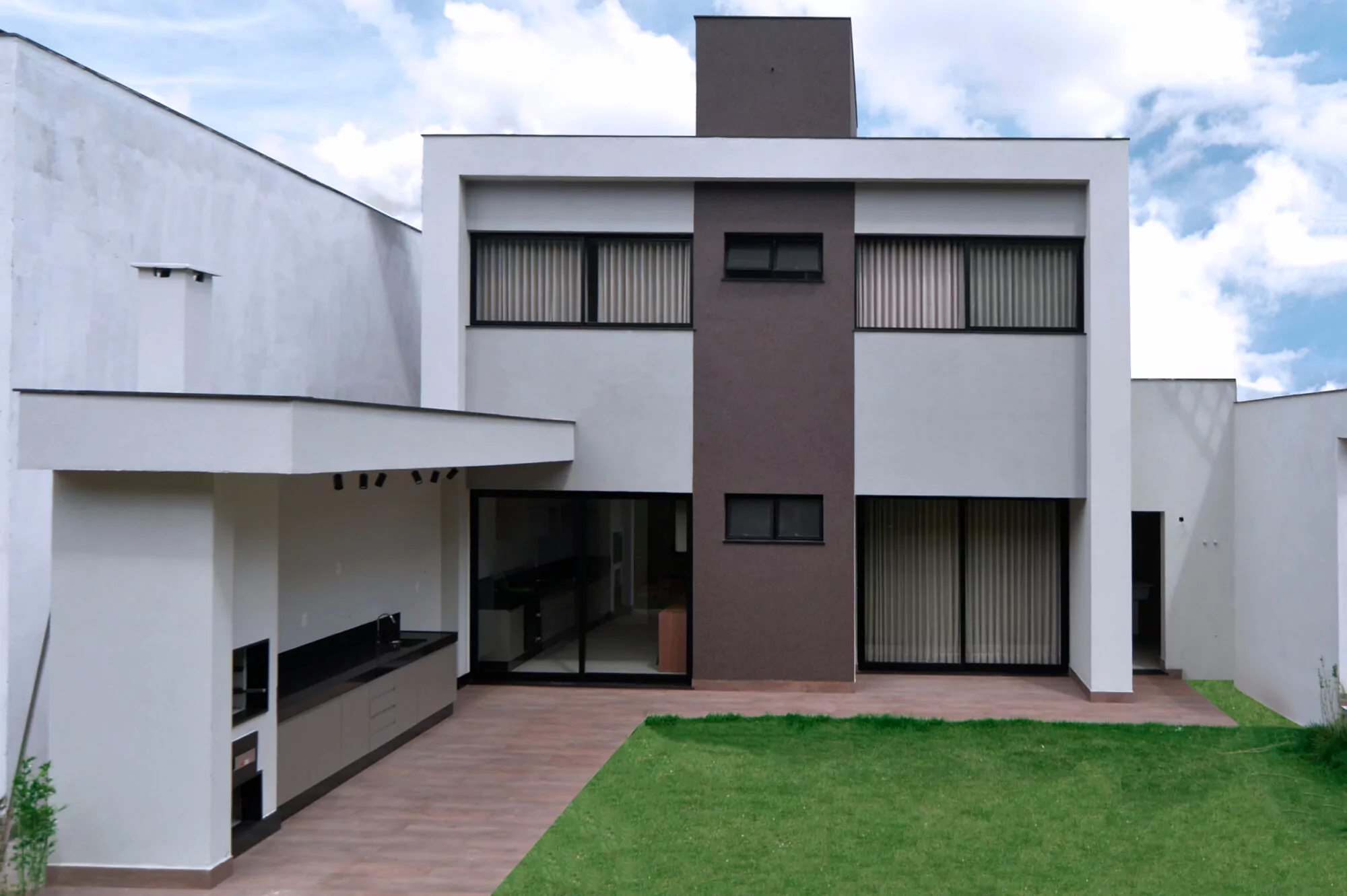 Fachada de fundos da Casa Ipê Amarelo